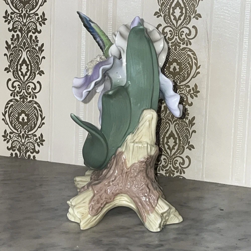 VTG Beautiful Hand Painted Purple Porcelain Iris & Green Hummingbird‎ Figurine